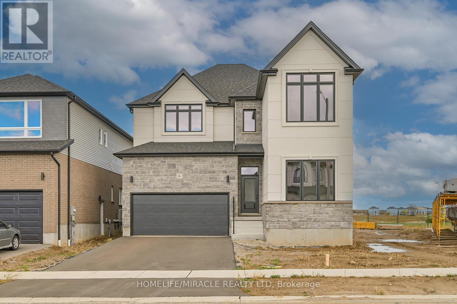 16 Munn Crescent, Brant, ON - Outdoor With Facade