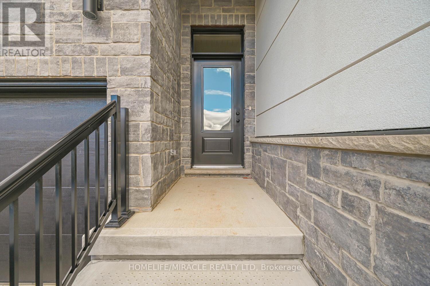 16 Munn Crescent, Brant, ON - Photo Showing Other Room