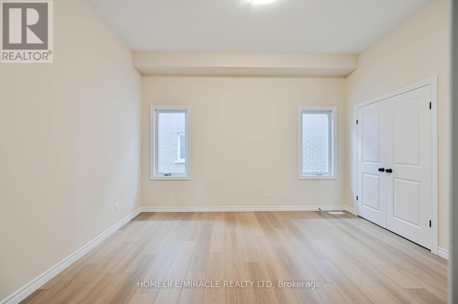 16 Munn Crescent, Brant, ON - Indoor Photo Showing Other Room