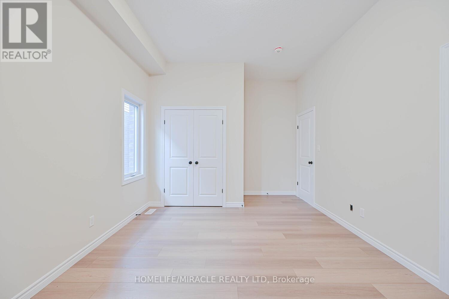 16 Munn Crescent, Brant, ON - Indoor Photo Showing Other Room