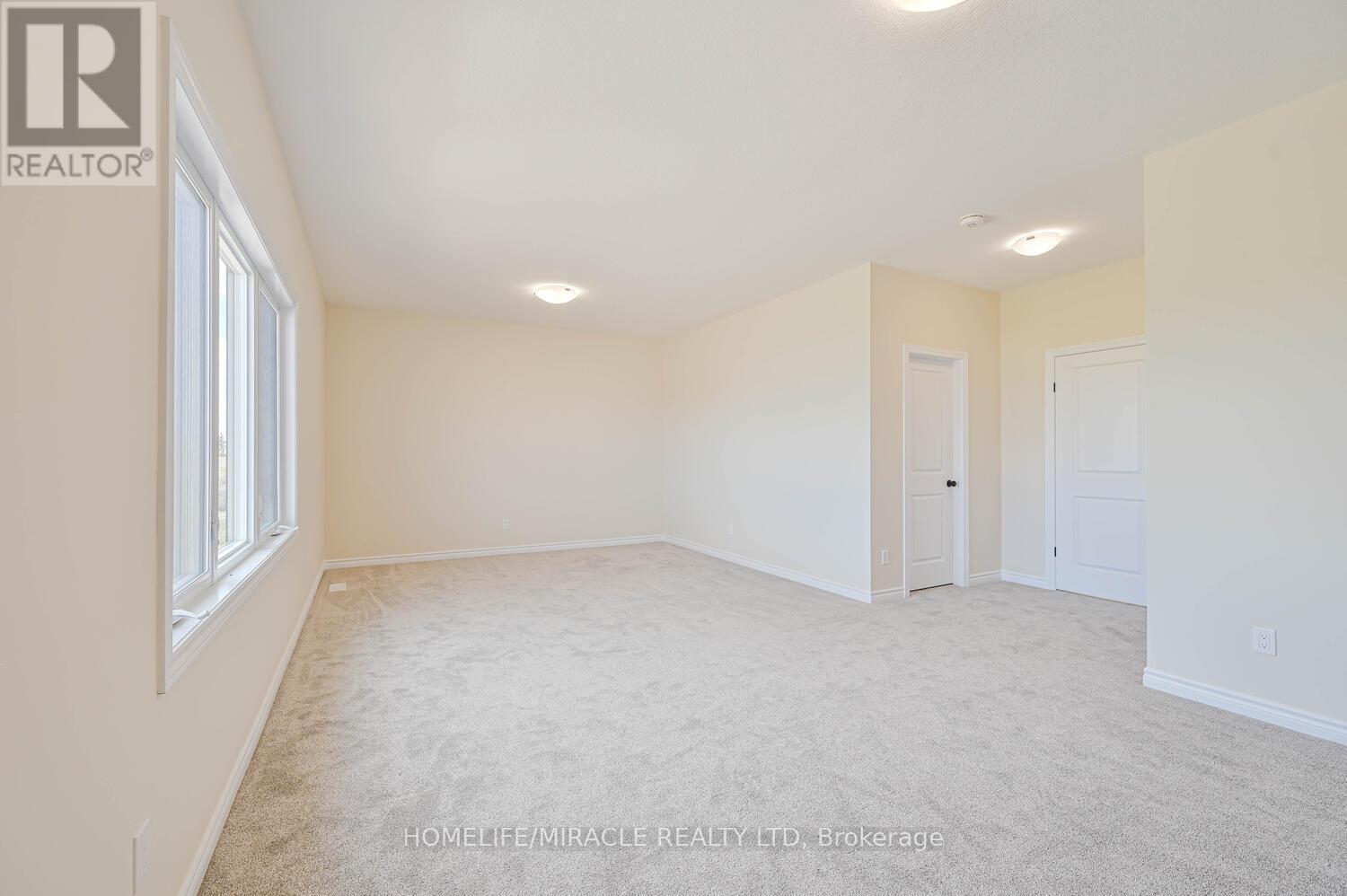 16 Munn Crescent, Brant, ON - Indoor Photo Showing Other Room