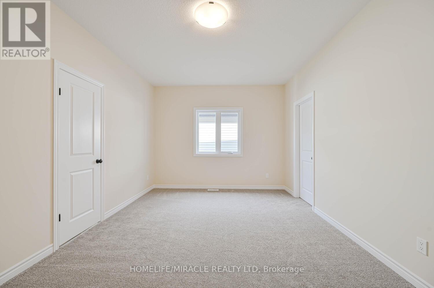 16 Munn Crescent, Brant, ON - Indoor Photo Showing Other Room