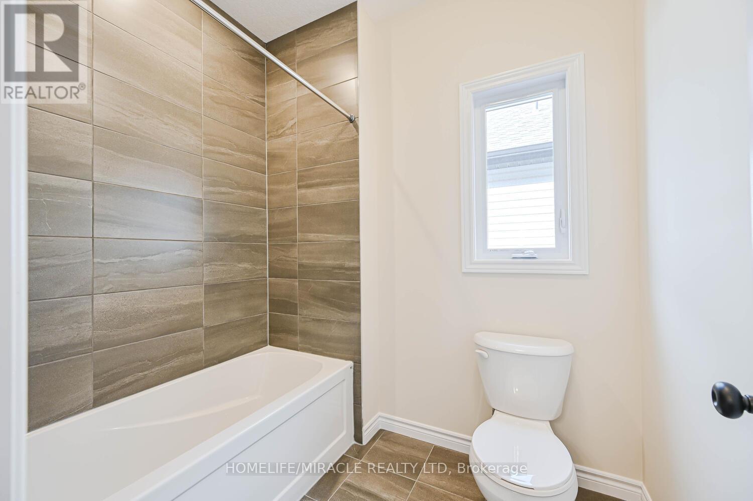 16 Munn Crescent, Brant, ON - Indoor Photo Showing Bathroom