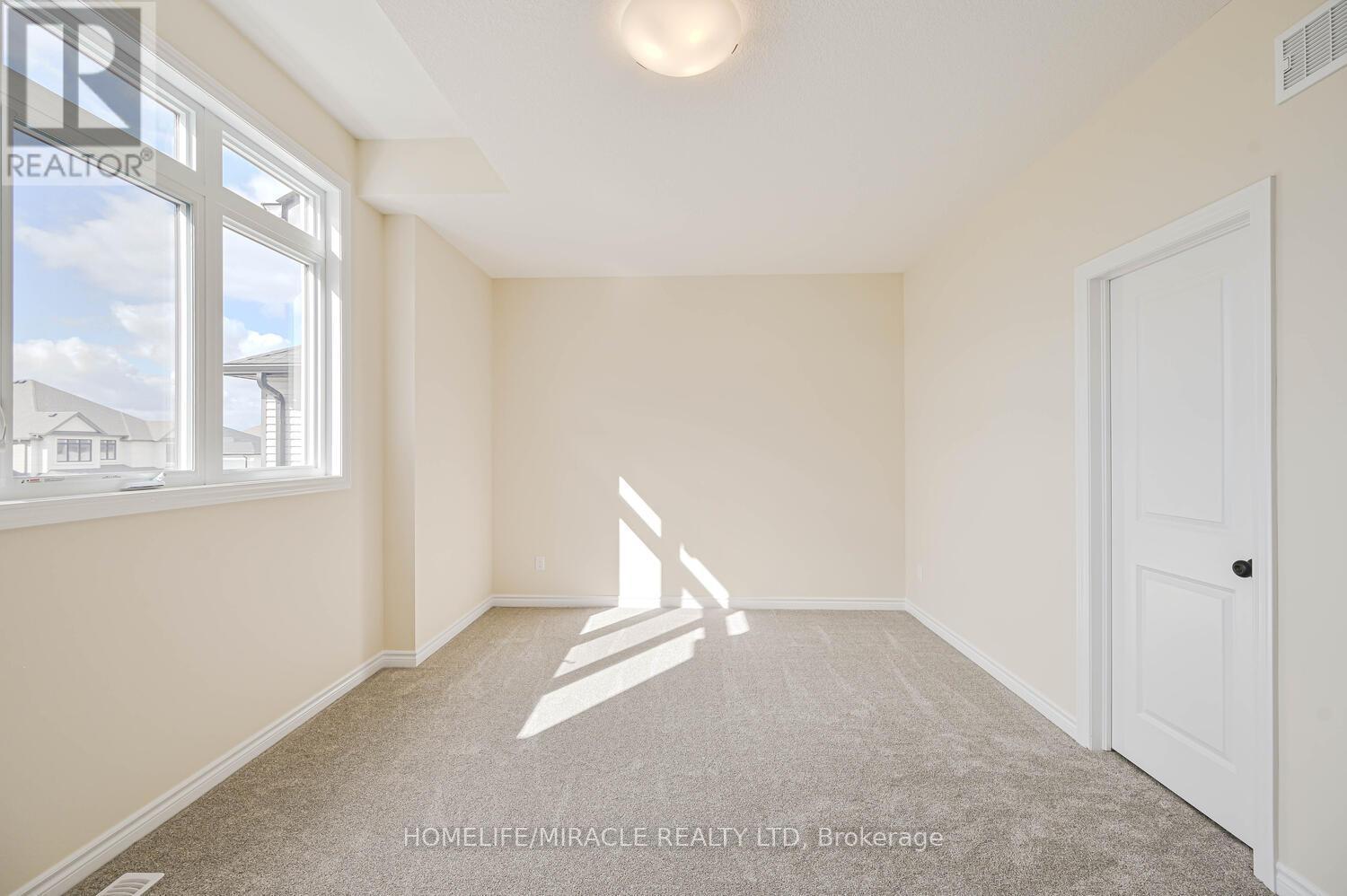 16 Munn Crescent, Brant, ON - Indoor Photo Showing Other Room