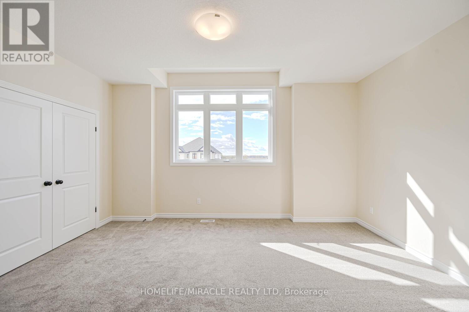 16 Munn Crescent, Brant, ON - Indoor Photo Showing Other Room