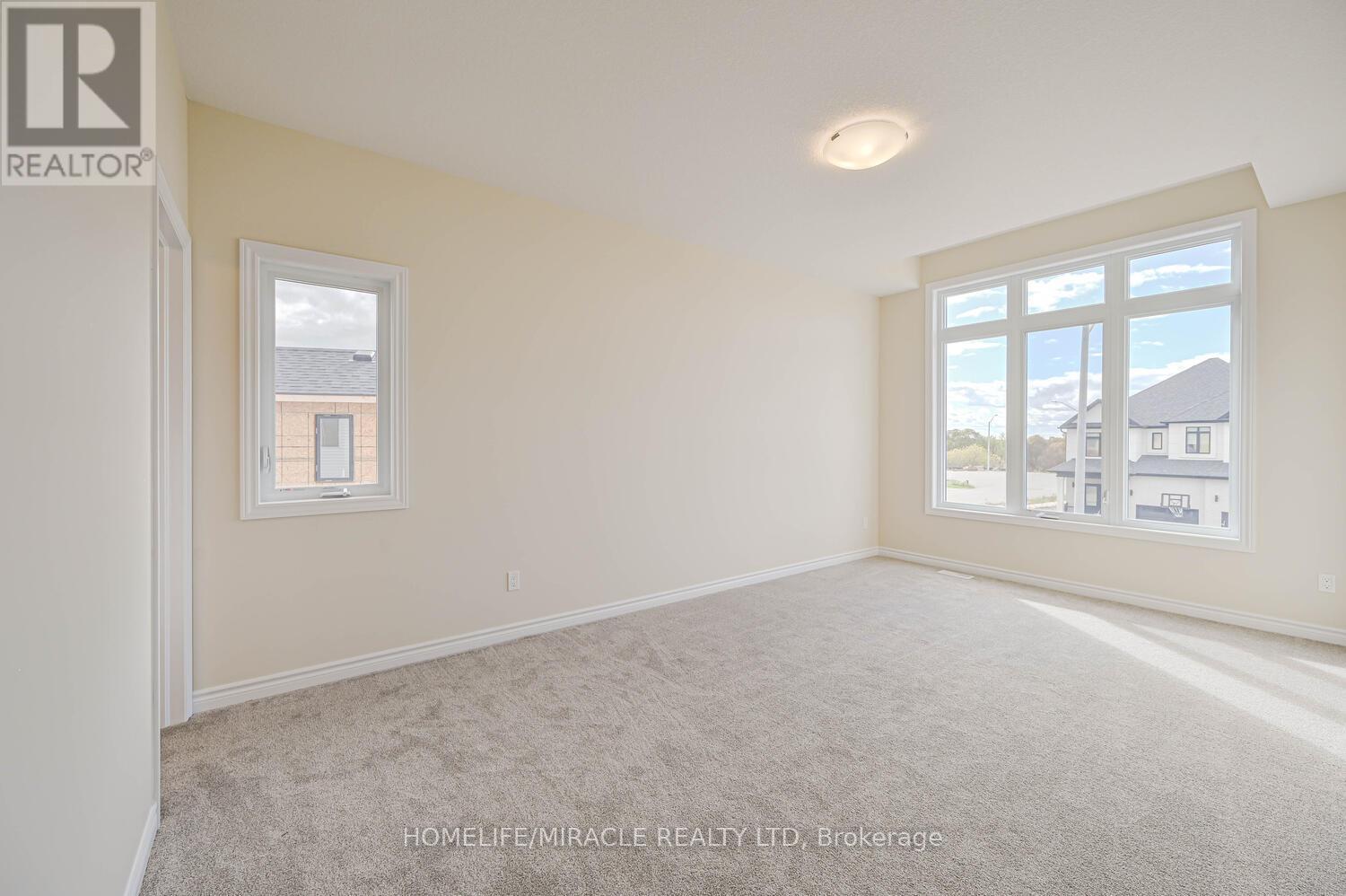 16 Munn Crescent, Brant, ON - Indoor Photo Showing Other Room