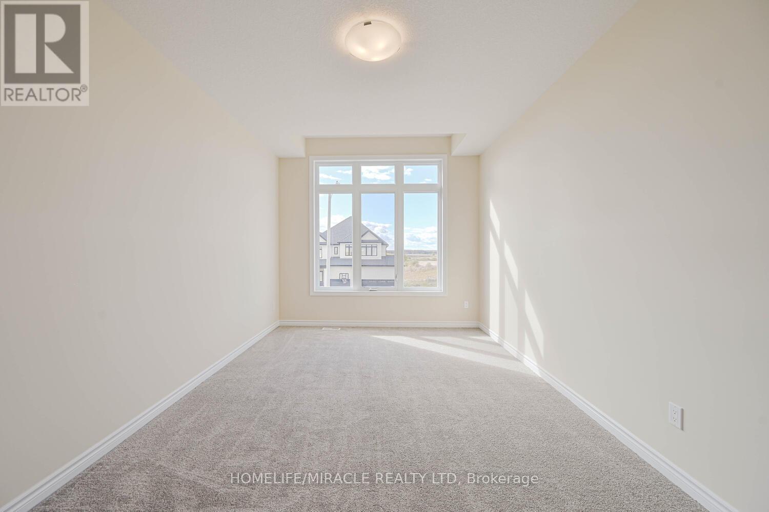 16 Munn Crescent, Brant, ON - Indoor Photo Showing Other Room