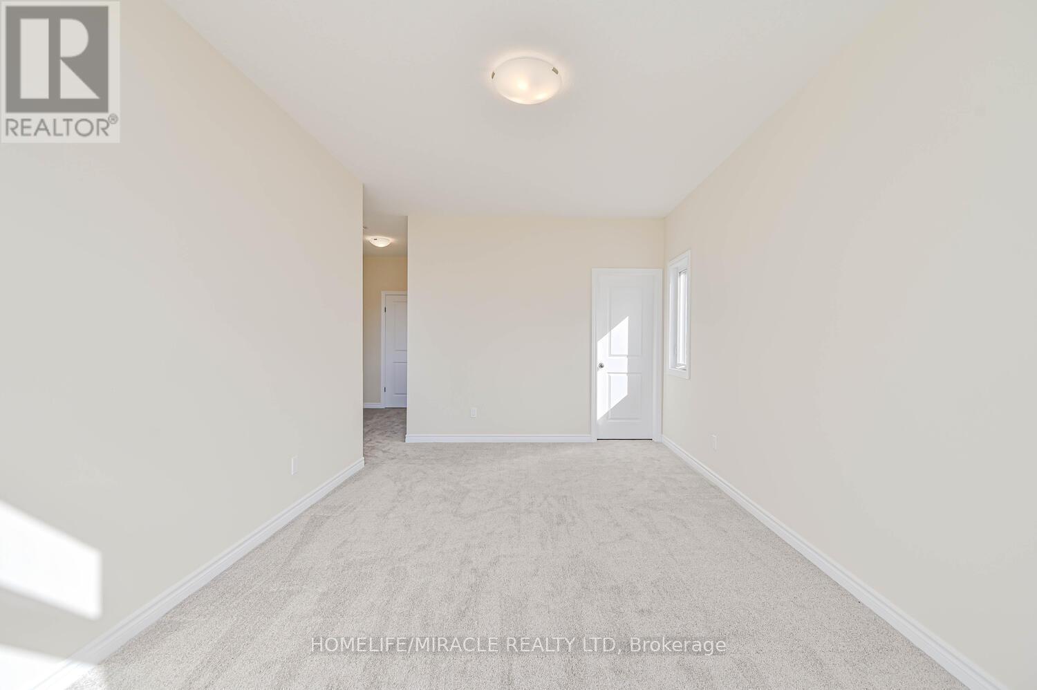 16 Munn Crescent, Brant, ON - Indoor Photo Showing Other Room