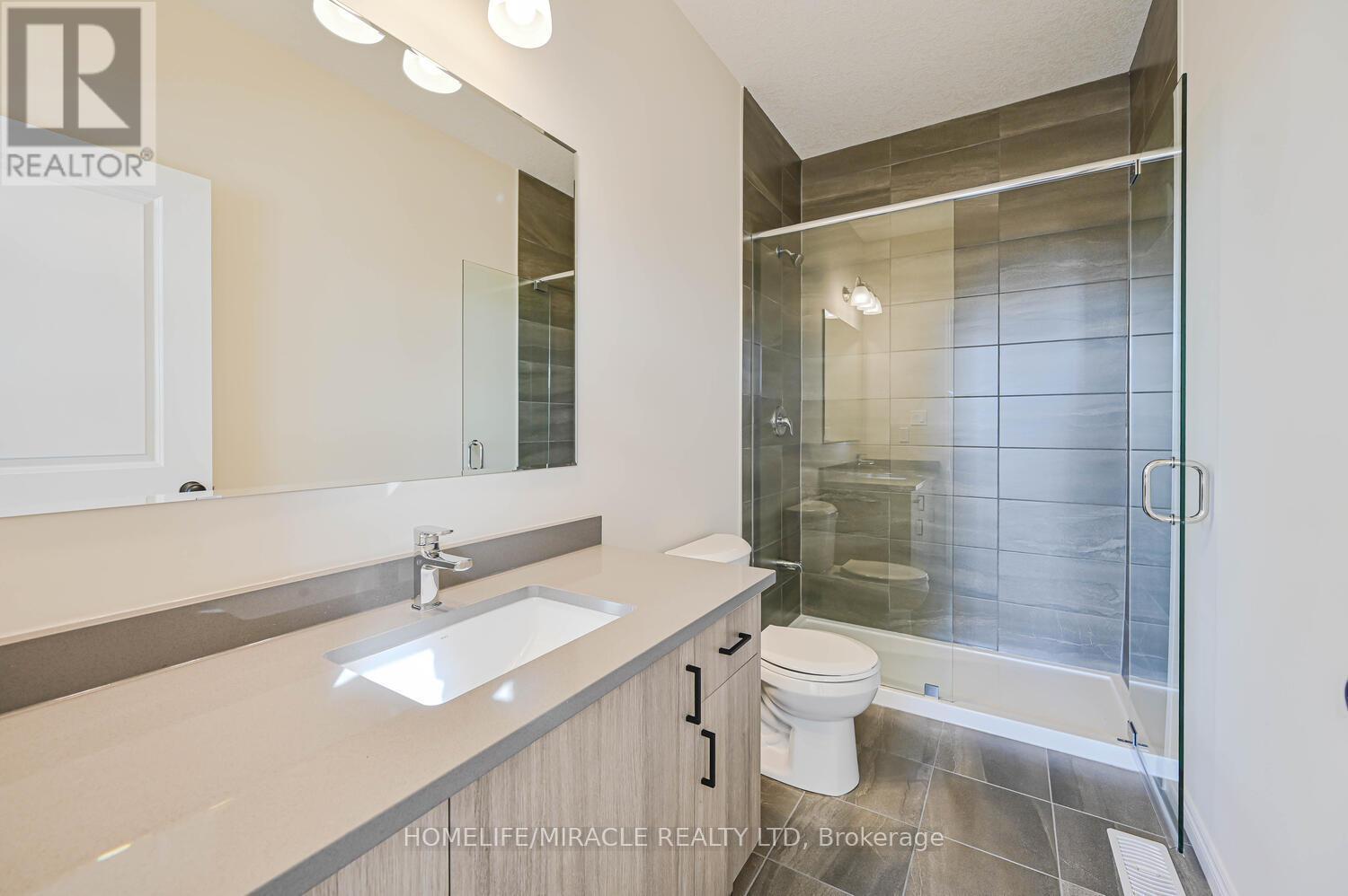 16 Munn Crescent, Brant, ON - Indoor Photo Showing Bathroom