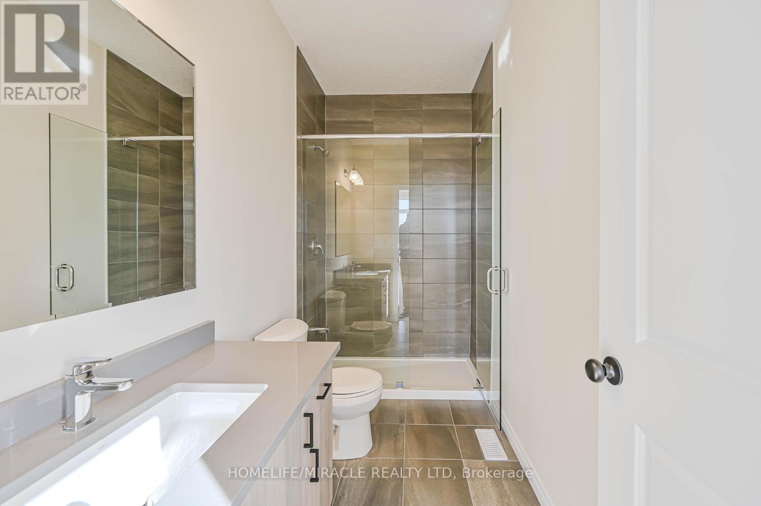 16 Munn Crescent, Brant, ON - Indoor Photo Showing Bathroom