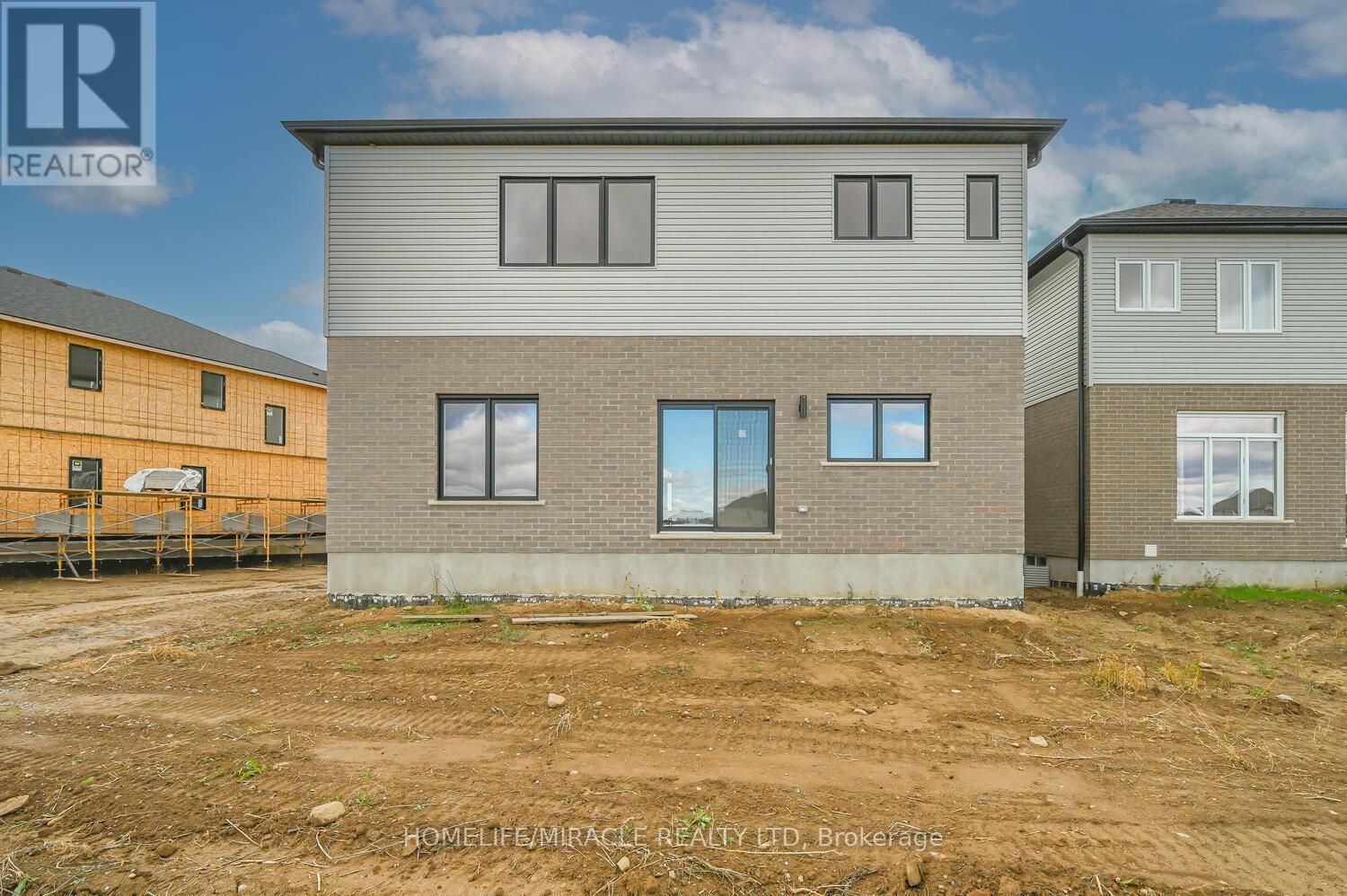 16 Munn Crescent, Brant, ON - Outdoor With Exterior