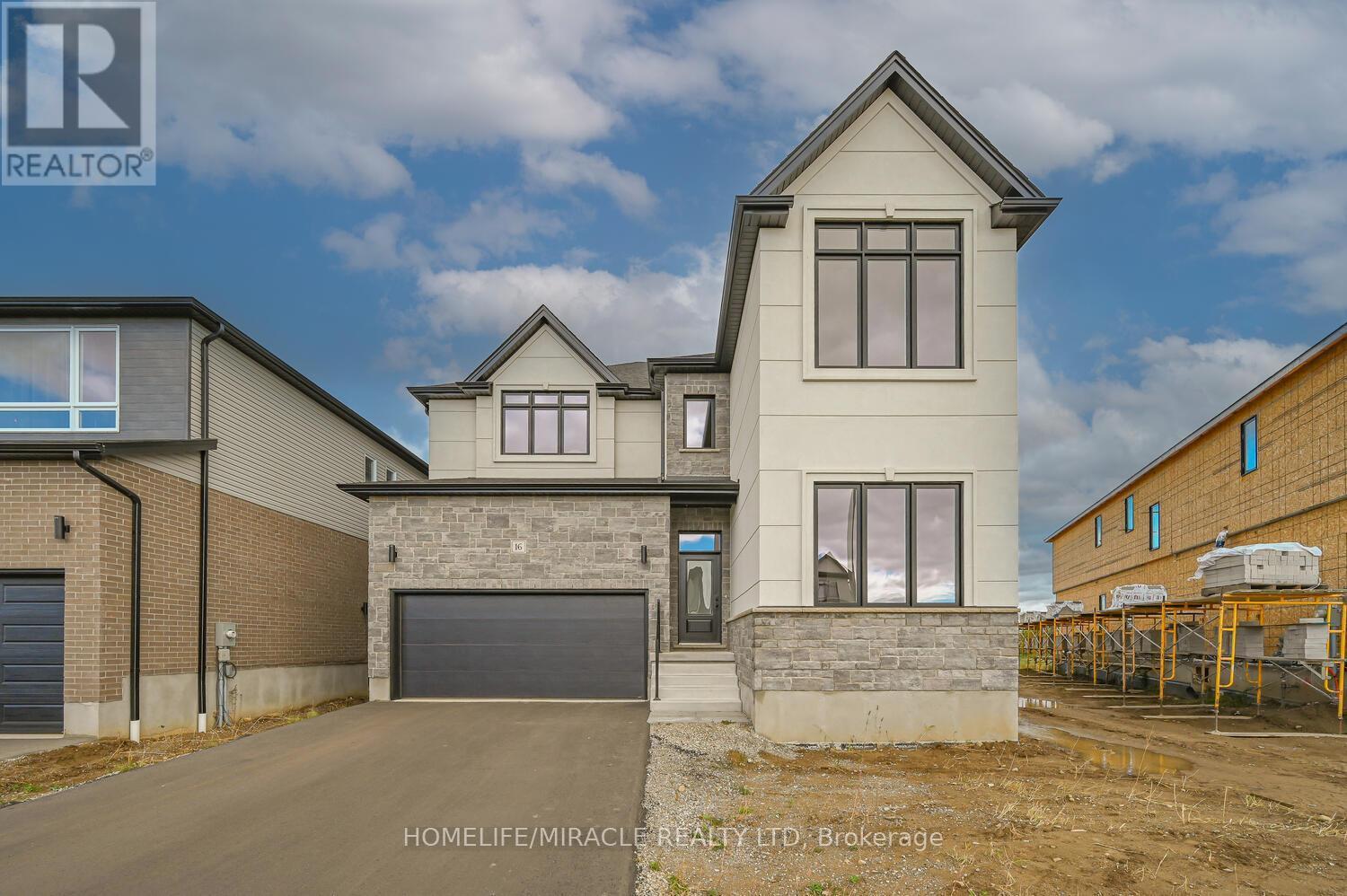 16 Munn Crescent, Brant, ON - Outdoor