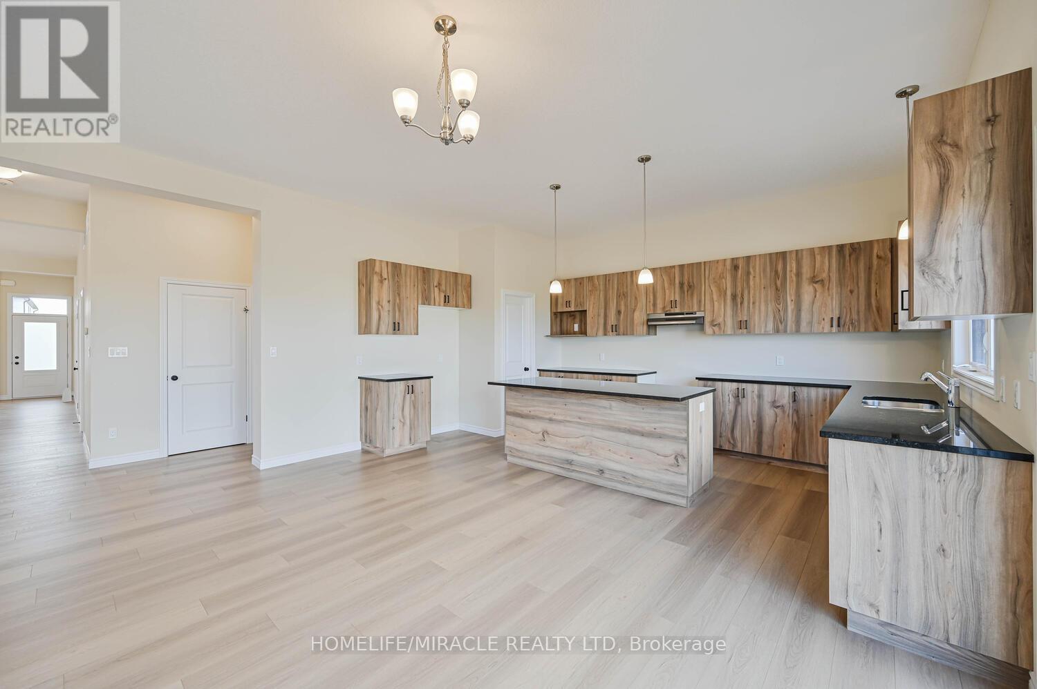 16 Munn Crescent, Brant, ON - Indoor Photo Showing Kitchen