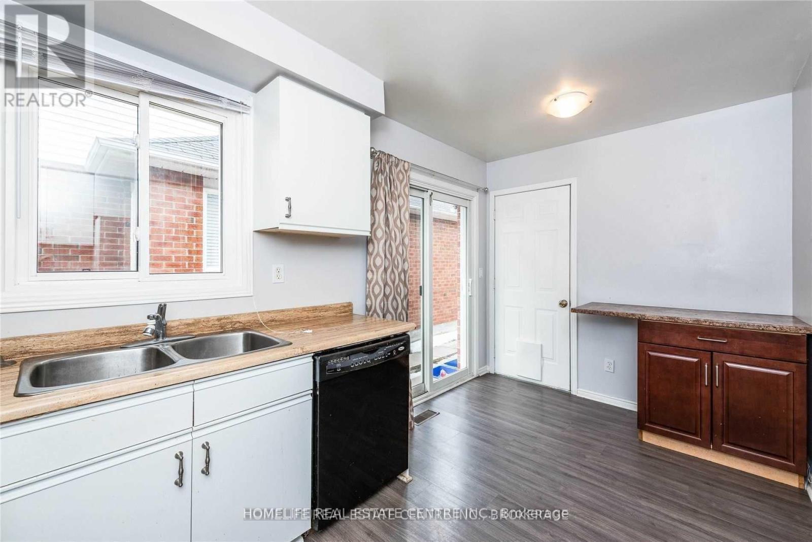 79 Hart Boulevard S, Clarington, ON - Indoor Photo Showing Kitchen With Double Sink
