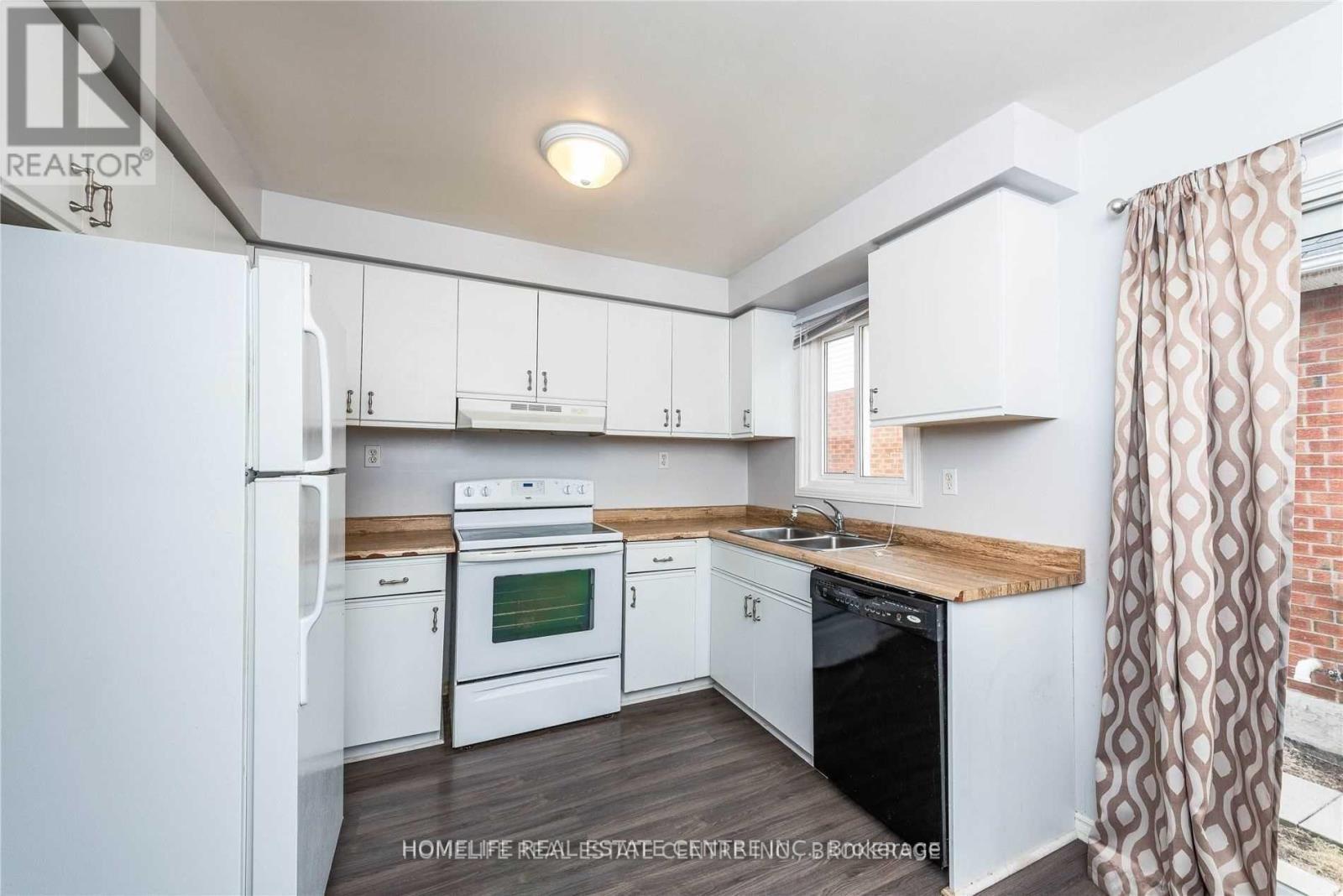 79 Hart Boulevard S, Clarington, ON - Indoor Photo Showing Kitchen With Double Sink
