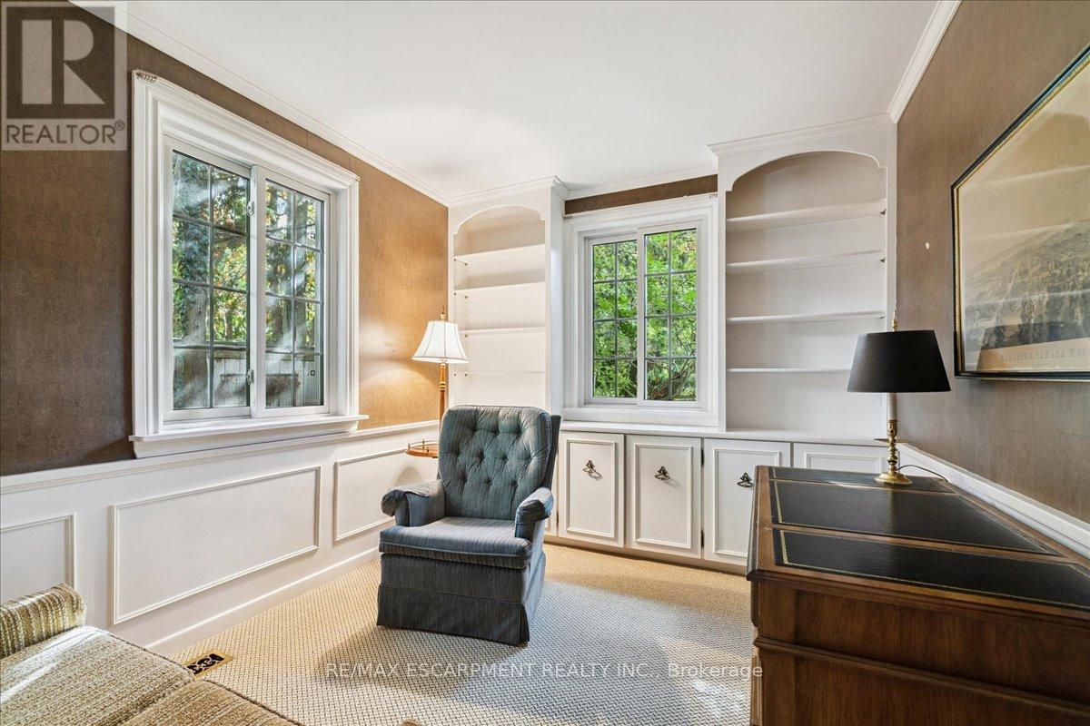 222 Strathcona Drive, Burlington, ON - Indoor Photo Showing Other Room