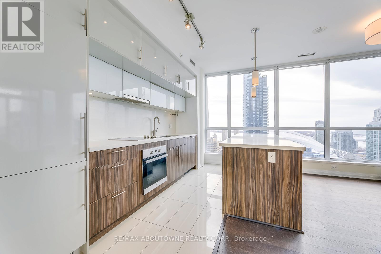 2908 - 8 Mercer Street, Toronto, ON - Indoor Photo Showing Kitchen
