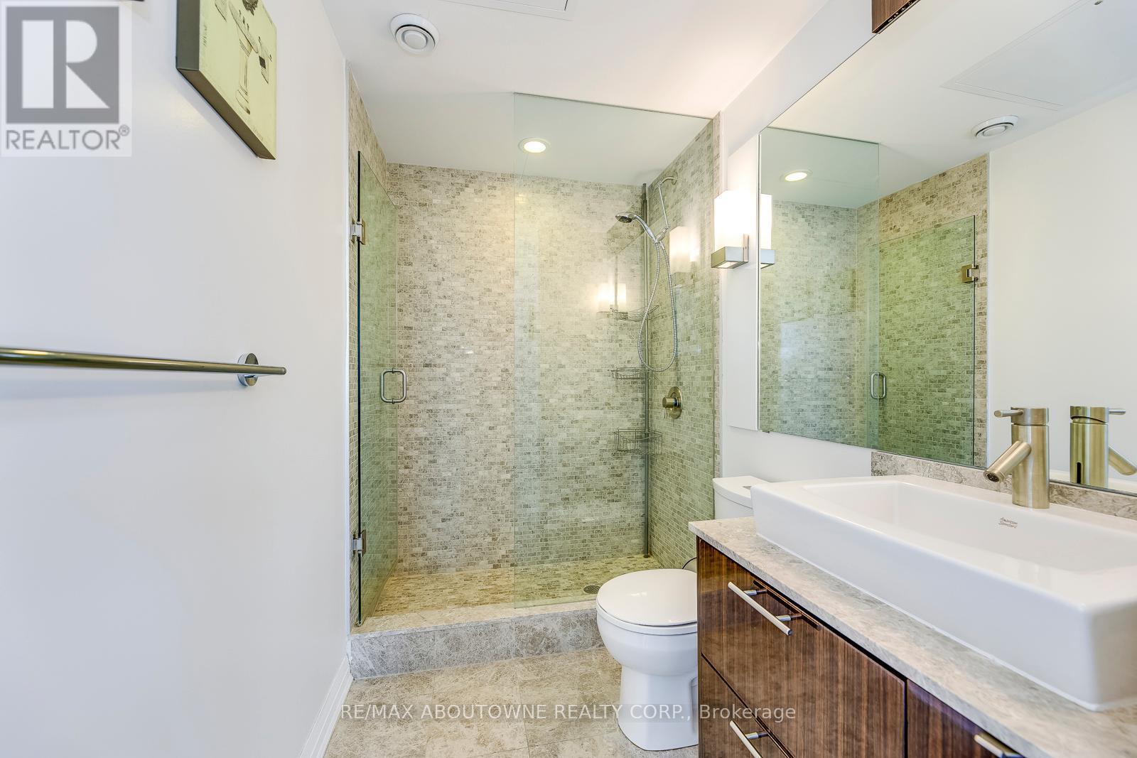 2908 - 8 Mercer Street, Toronto, ON - Indoor Photo Showing Bathroom