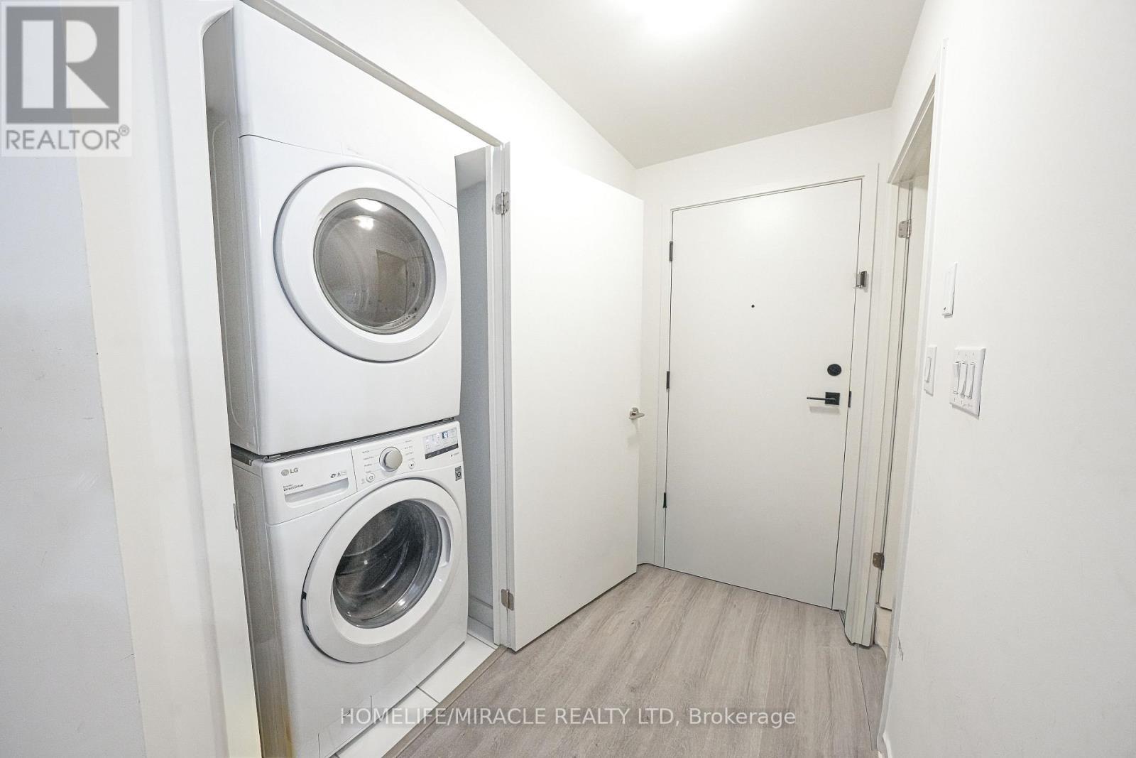 705 - 8119 Birchmount Road, Markham, ON - Indoor Photo Showing Laundry Room