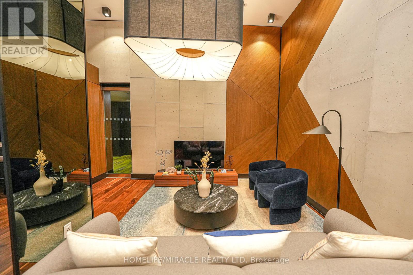 705 - 8119 Birchmount Road, Markham, ON - Indoor