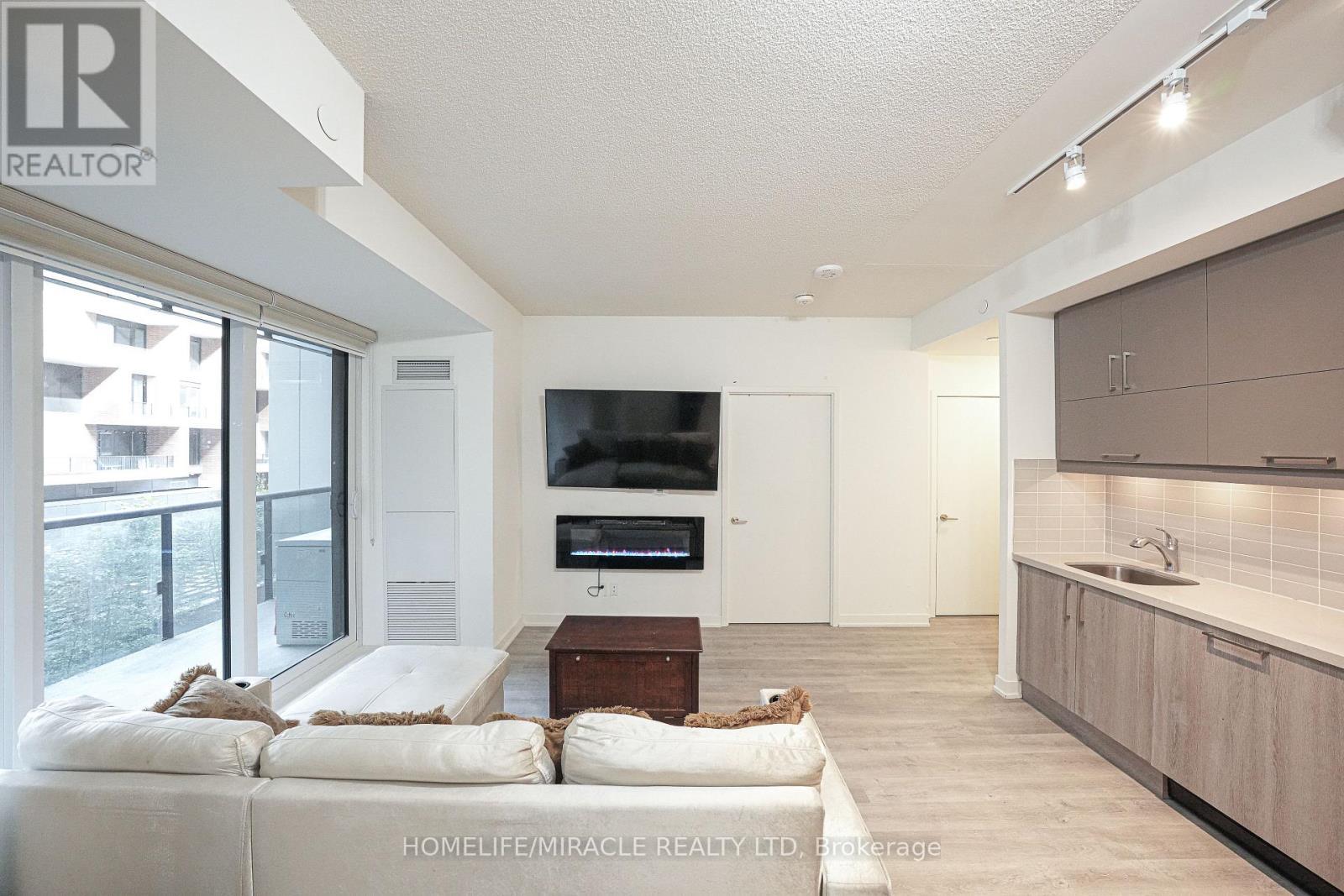 705 - 8119 Birchmount Road, Markham, ON - Indoor