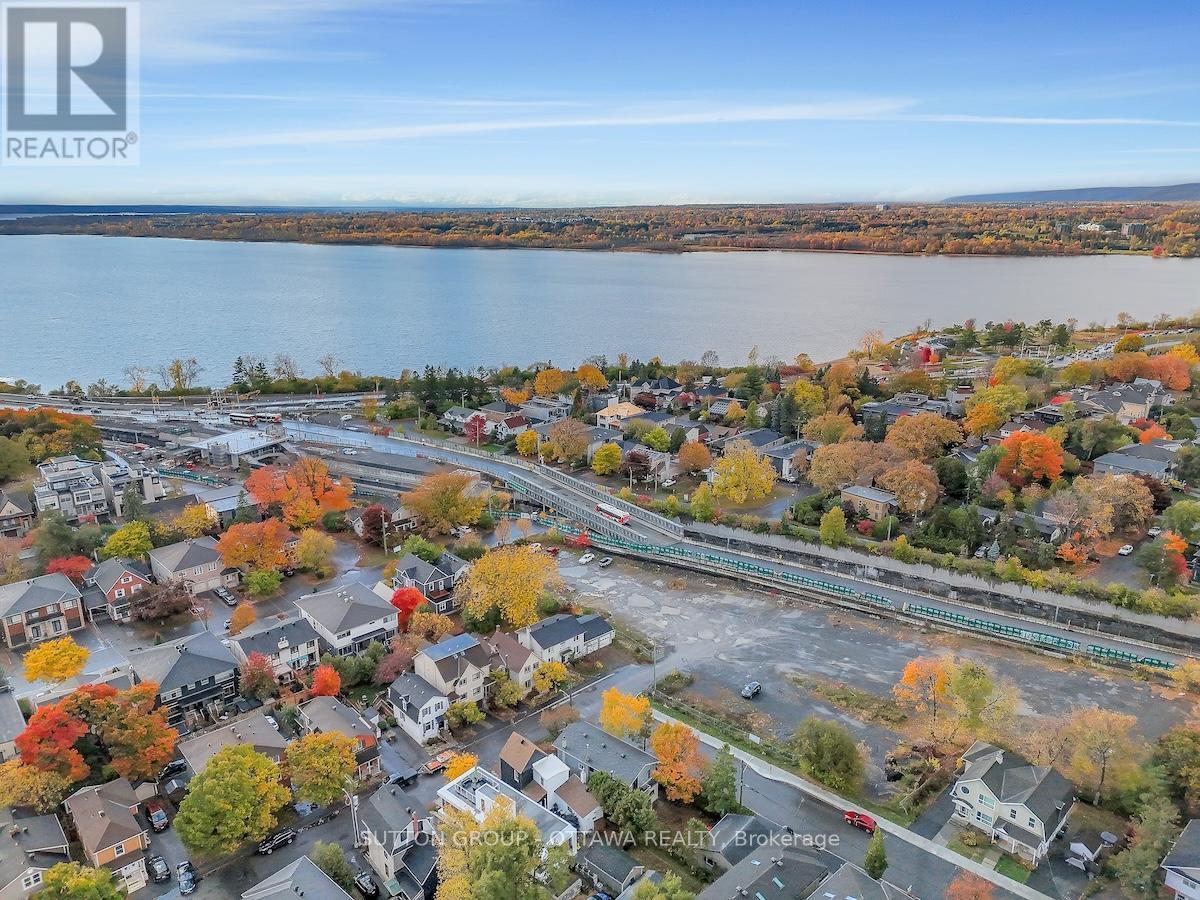 399 Winston Avenue, Ottawa, ON