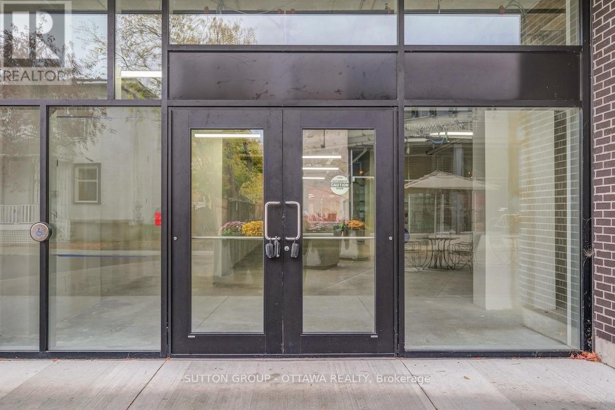 399 Winston Avenue, Ottawa, ON