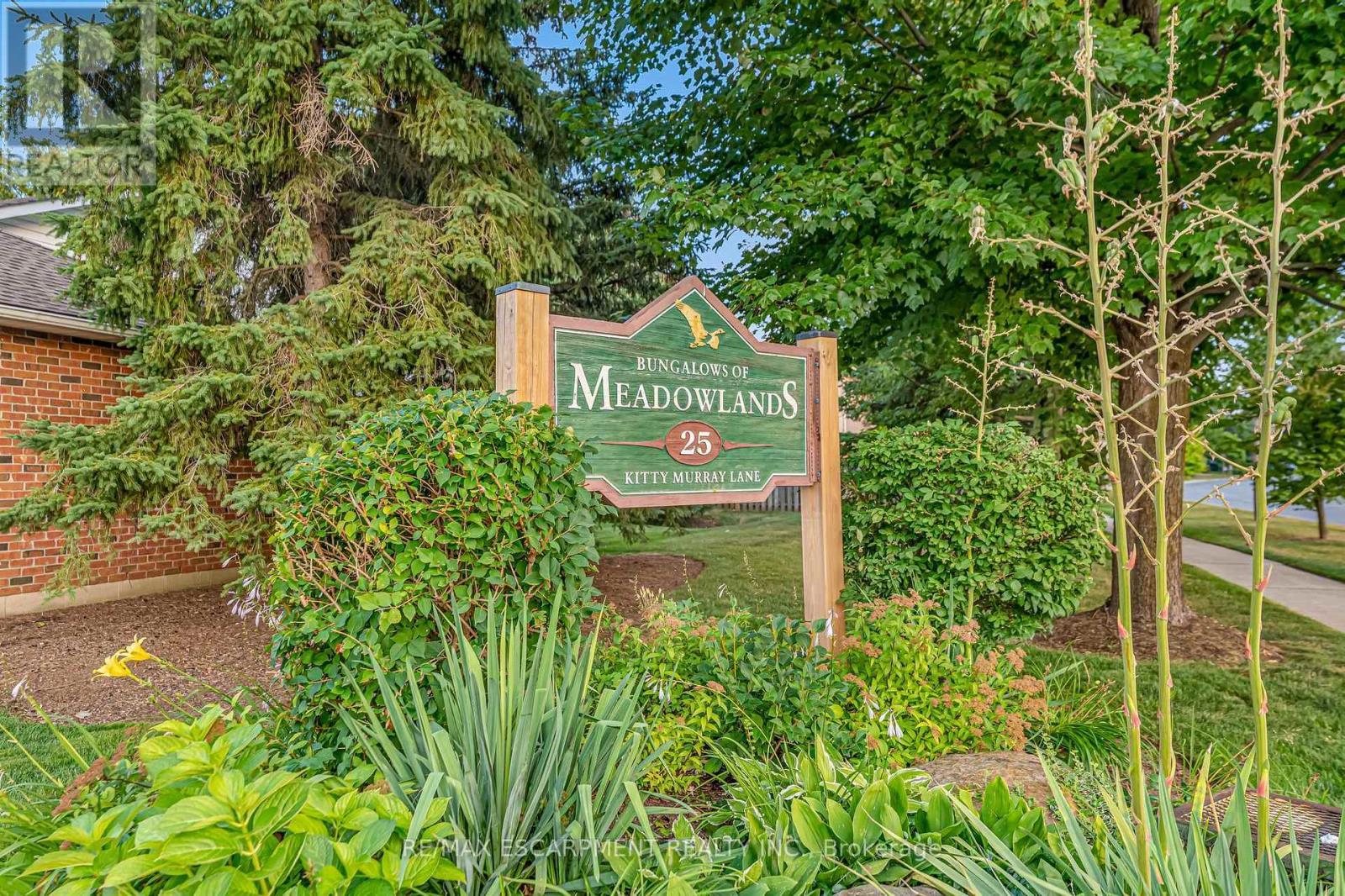 17 - 25 Kitty Murray Lane, Hamilton, ON - Outdoor