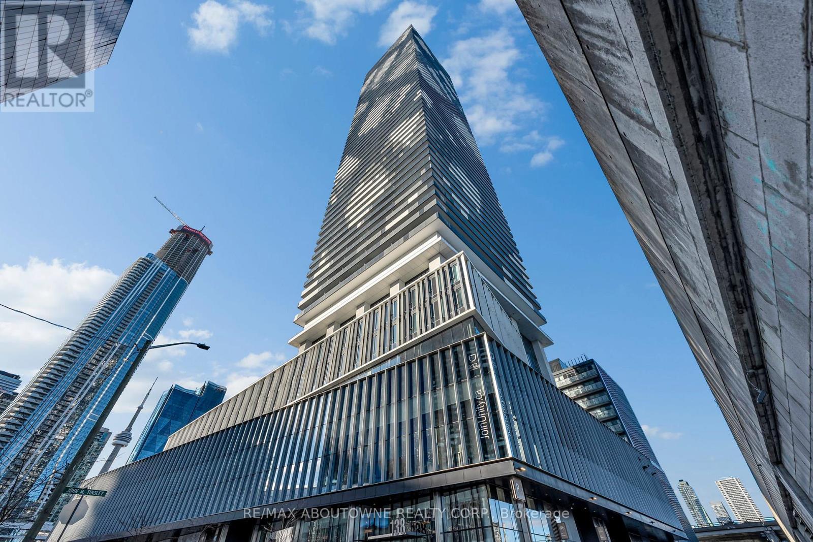 1607 - 138 Downes Street, Toronto, ON - Outdoor