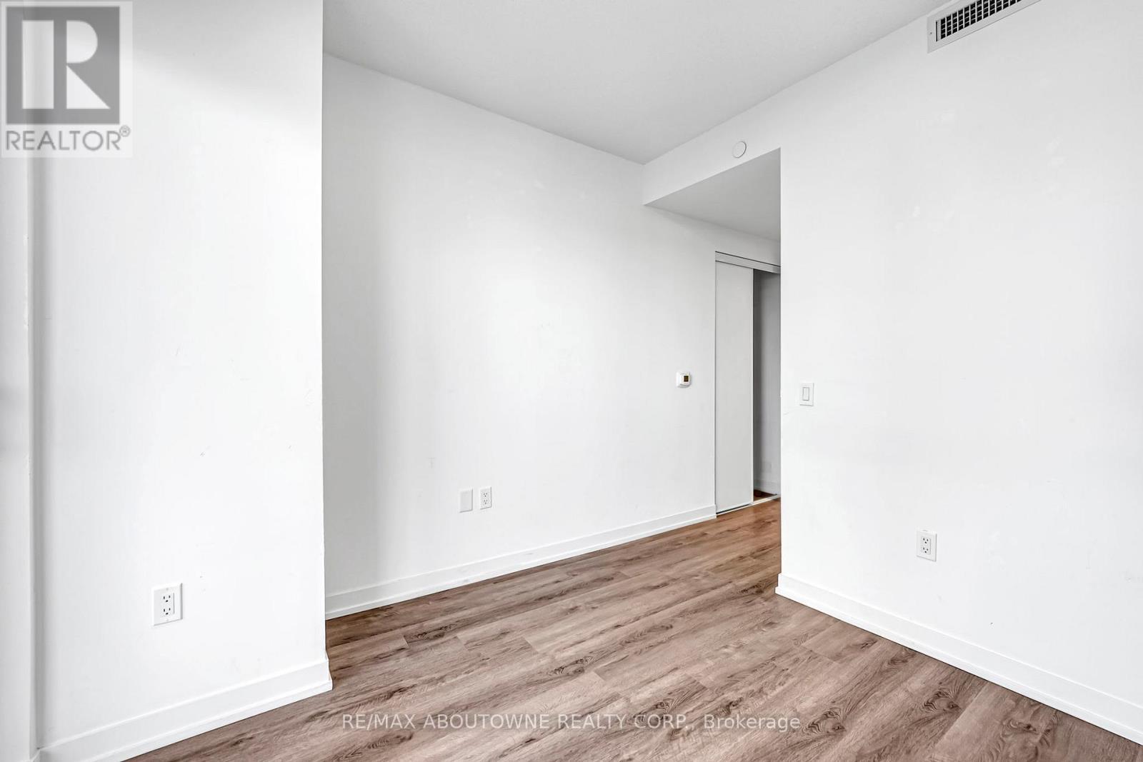1607 - 138 Downes Street, Toronto, ON - Indoor Photo Showing Other Room