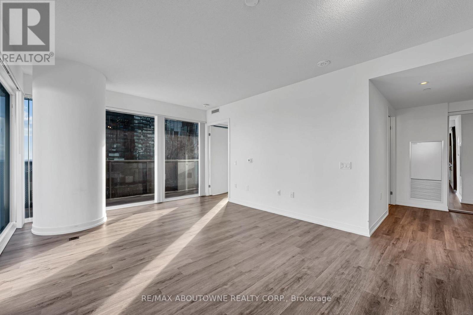 1607 - 138 Downes Street, Toronto, ON - Indoor Photo Showing Other Room