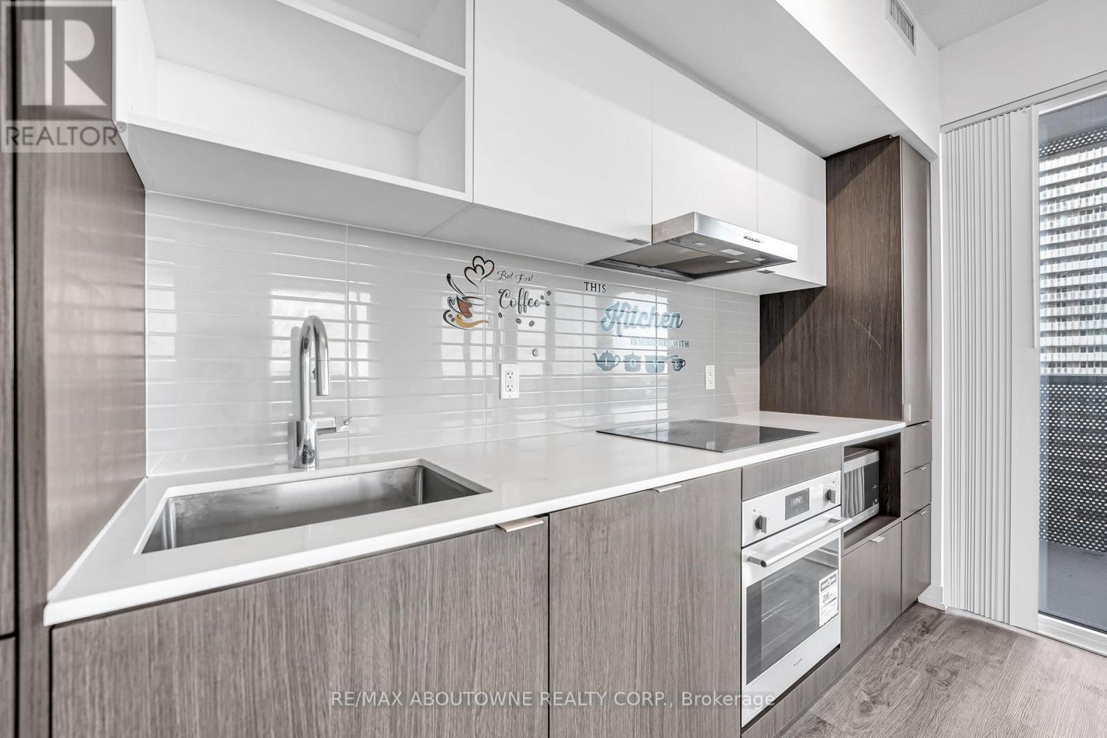 1607 - 138 Downes Street, Toronto, ON - Indoor Photo Showing Kitchen