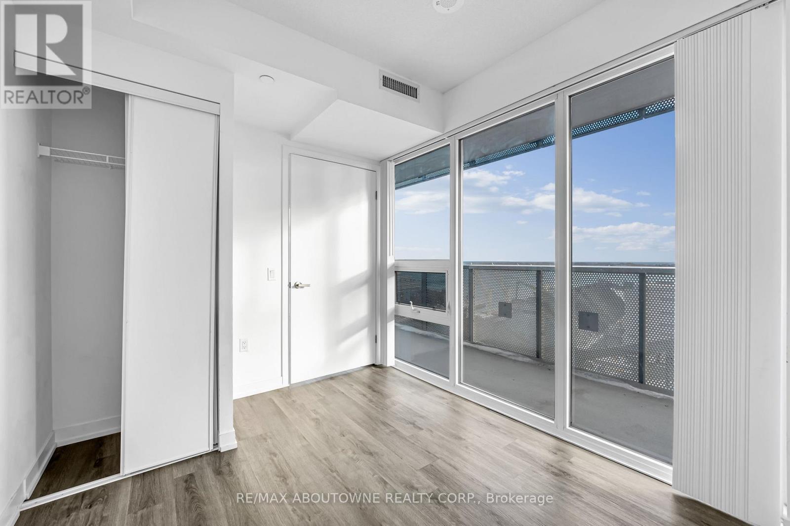 1607 - 138 Downes Street, Toronto, ON - Indoor Photo Showing Other Room