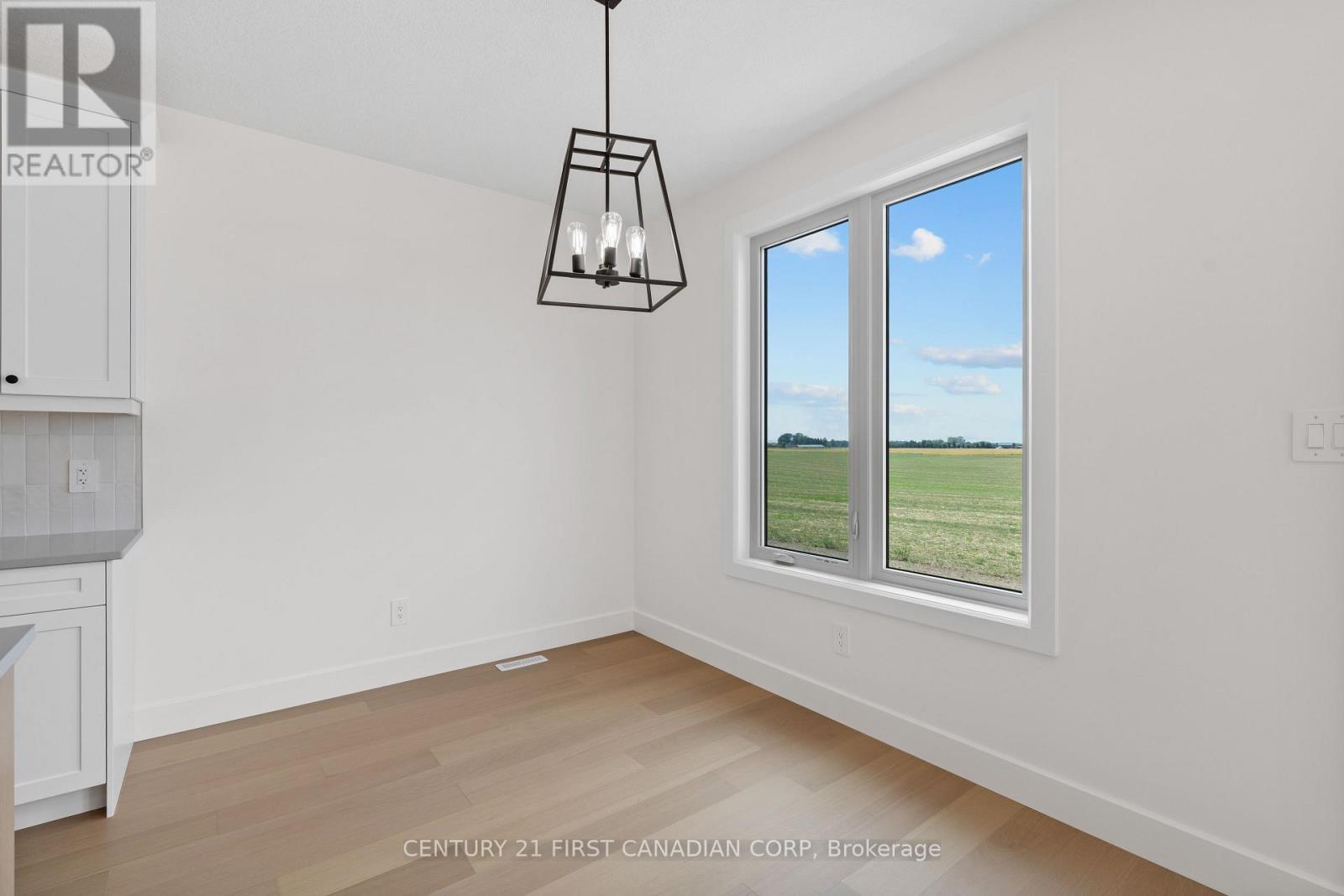 147-31(26) Scotts Drive, Lucan Biddulph (Lucan), ON - Indoor Photo Showing Other Room