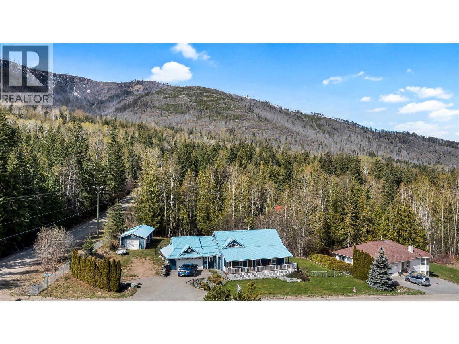 2104 Country Woods Road, Sorrento, BC - Outdoor With View