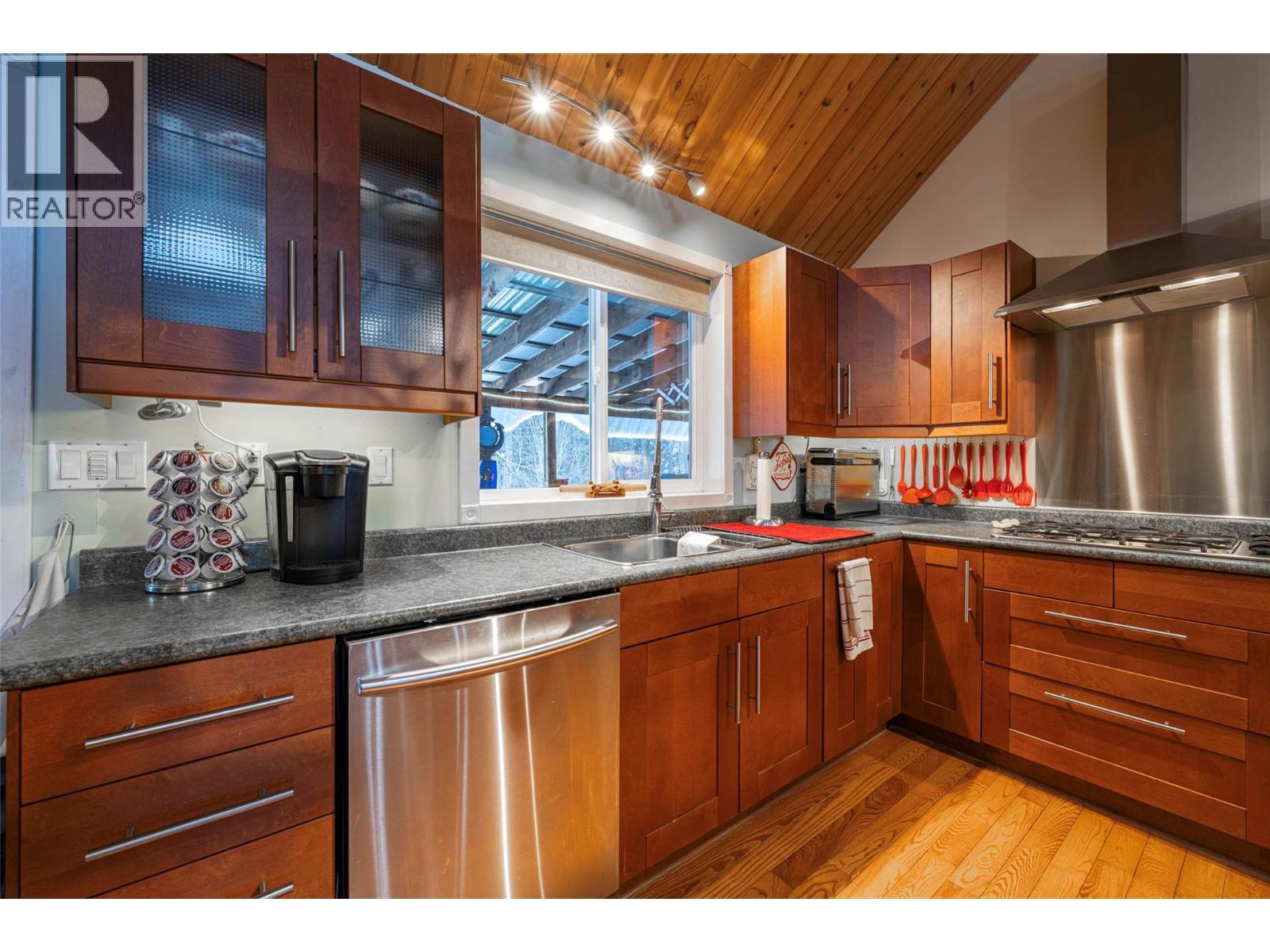 2104 Country Woods Road, Sorrento, BC - Indoor Photo Showing Kitchen With Double Sink