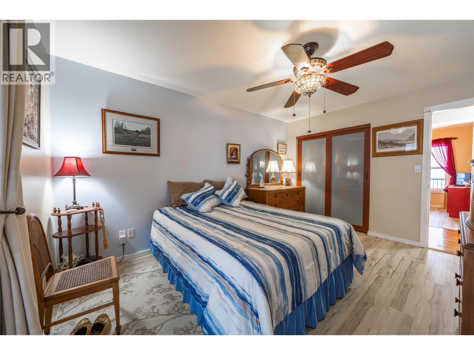 2104 Country Woods Road, Sorrento, BC - Indoor Photo Showing Bedroom