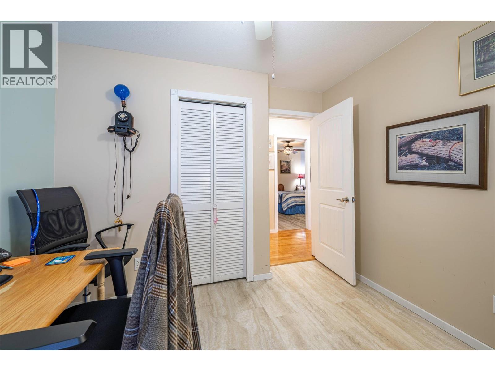 2104 Country Woods Road, Sorrento, BC - Indoor Photo Showing Office