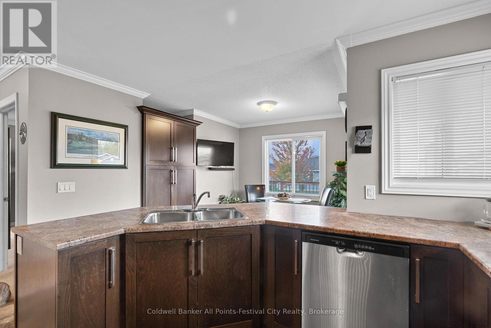 17 Huron Heights Drive, Ashfield-Colborne-Wawanosh (Colborne), ON - Indoor Photo Showing Kitchen With Double Sink