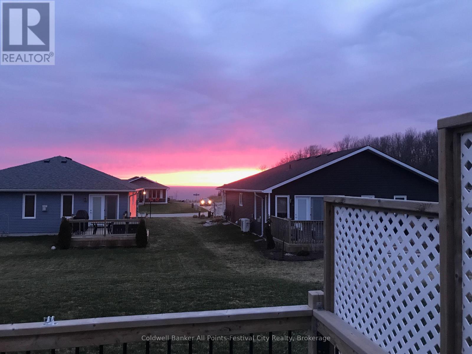 17 Huron Heights Drive, Ashfield-Colborne-Wawanosh (Colborne), ON - Outdoor With Deck Patio Veranda