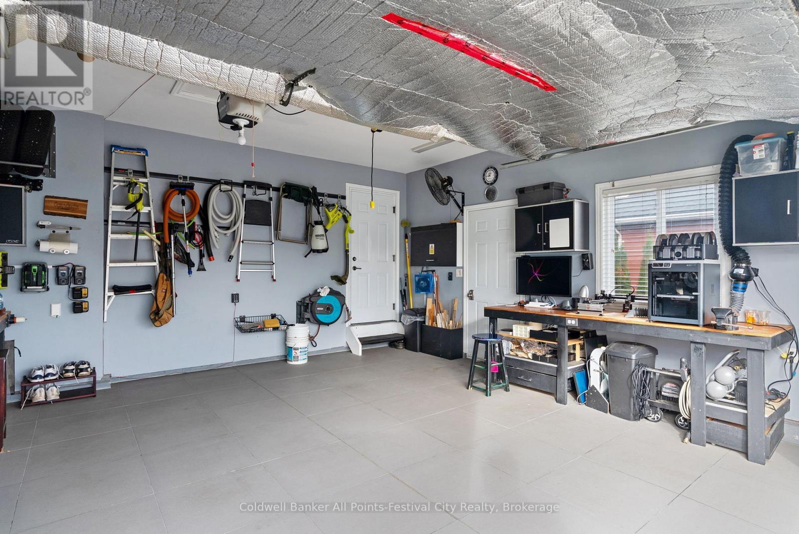 17 Huron Heights Drive, Ashfield-Colborne-Wawanosh (Colborne), ON - Indoor Photo Showing Garage