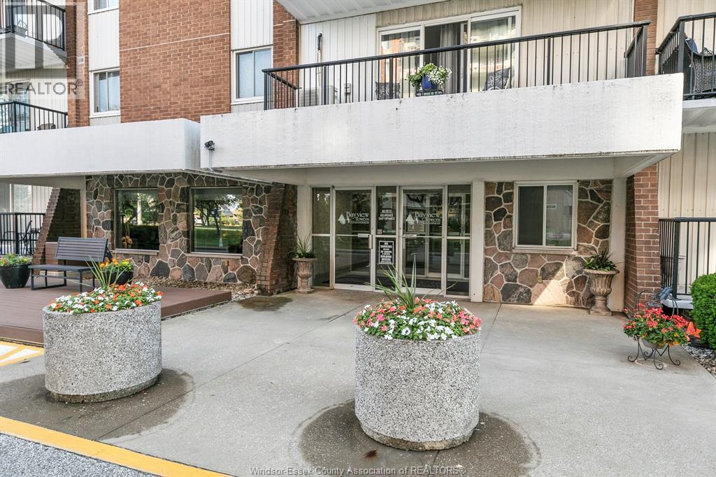 8591 Riverside Dr. E. Unit# 802, Windsor, ON - Outdoor