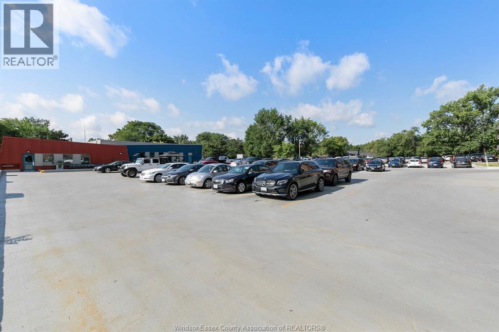 8591 Riverside Dr. E. Unit# 802, Windsor, ON - Outdoor