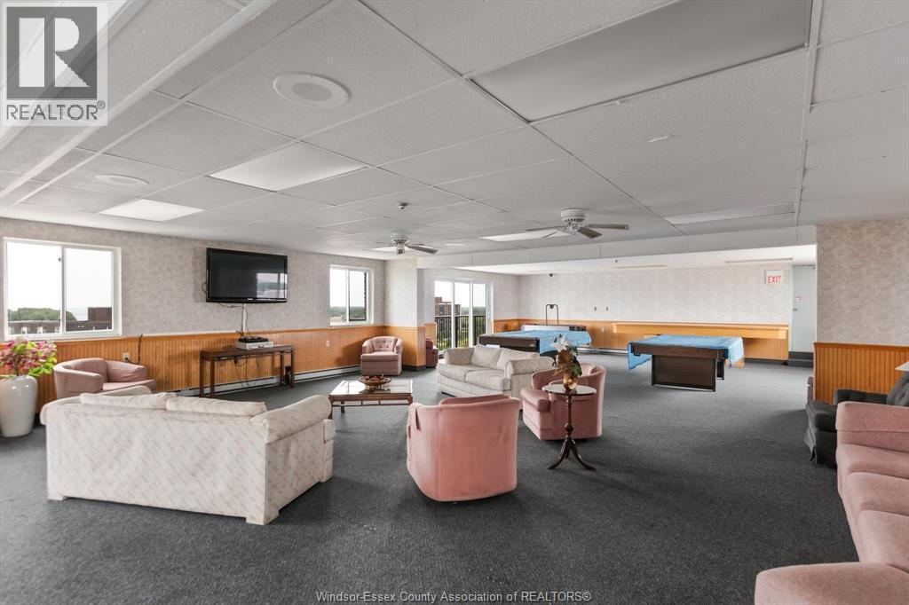 8591 Riverside Dr. E. Unit# 802, Windsor, ON - Indoor