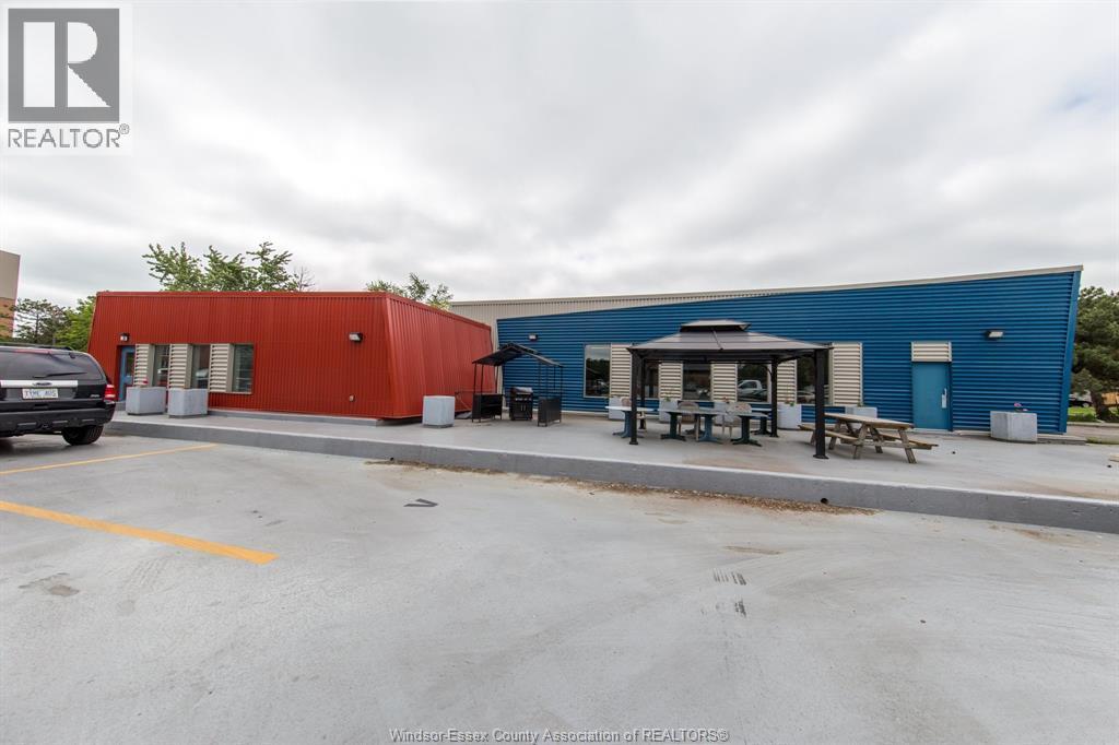 8591 Riverside Dr. E. Unit# 802, Windsor, ON - Outdoor