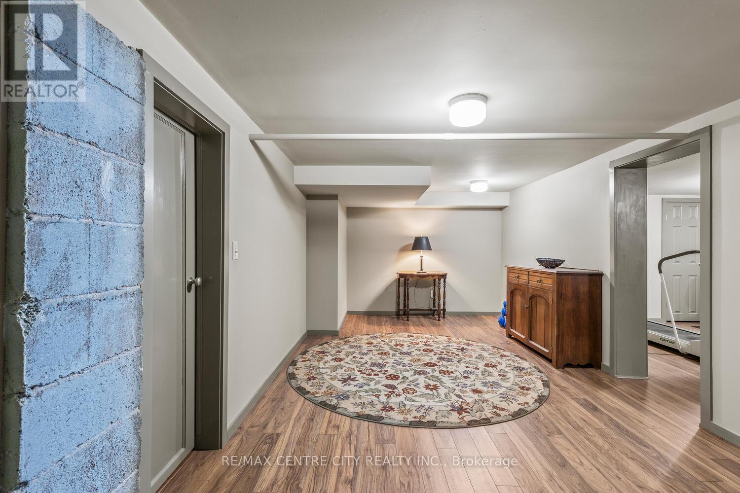 1025 Scenic Drive, Hamilton (Mountview), ON - Indoor Photo Showing Other Room