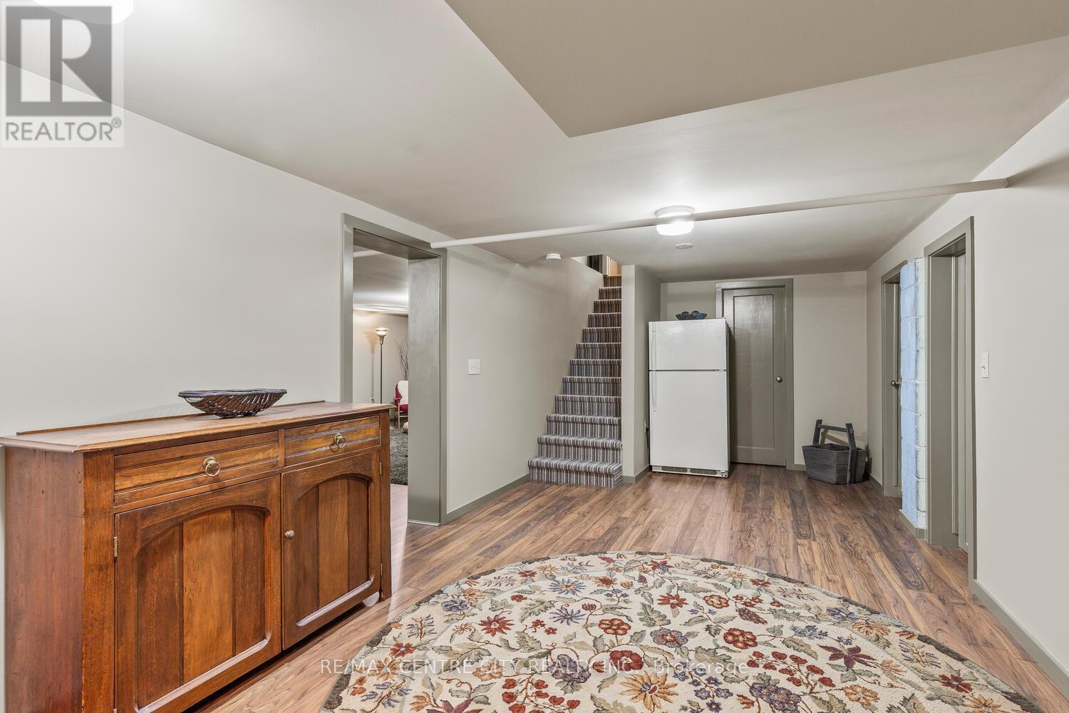 1025 Scenic Drive, Hamilton (Mountview), ON - Indoor Photo Showing Other Room