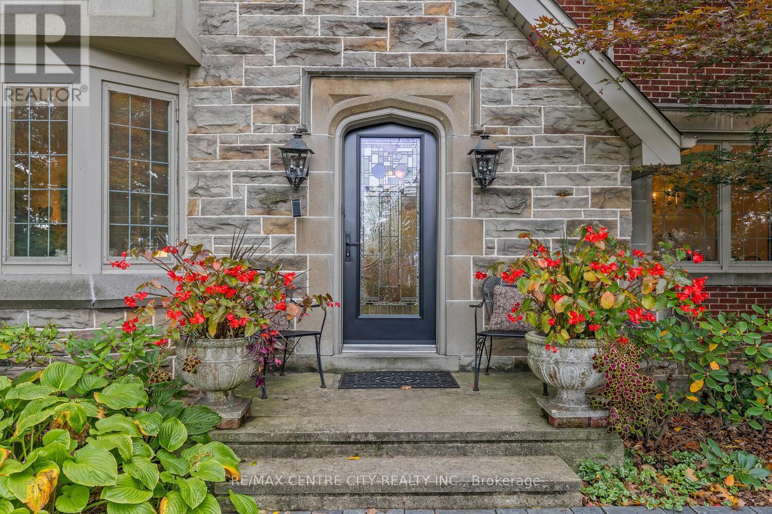 1025 Scenic Drive, Hamilton (Mountview), ON - Outdoor