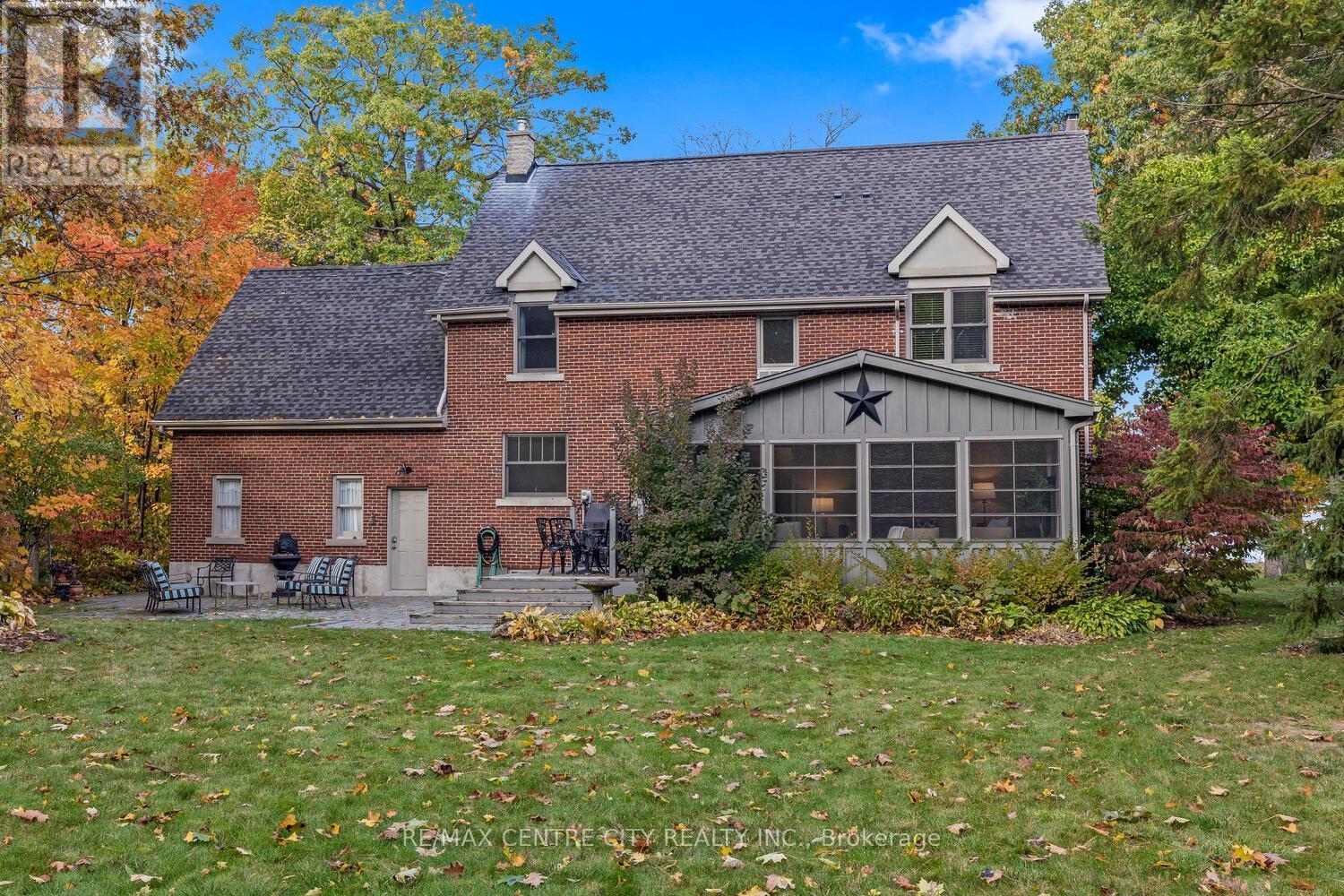 1025 Scenic Drive, Hamilton (Mountview), ON - Outdoor