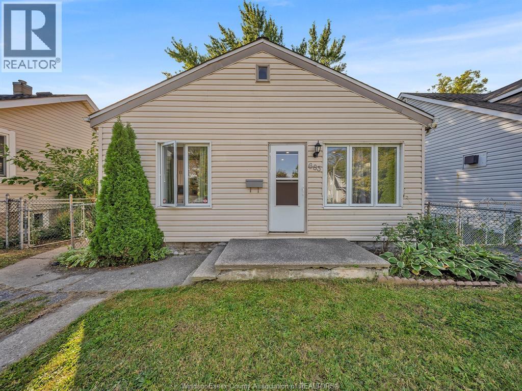 683 Stanley, Windsor, ON - Outdoor